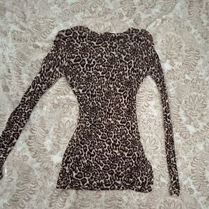 Leopard print 🐆 Zara long sleeve fitted top